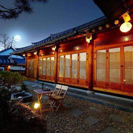 Full Of Love Guesthouse Jeonju Exterior photo