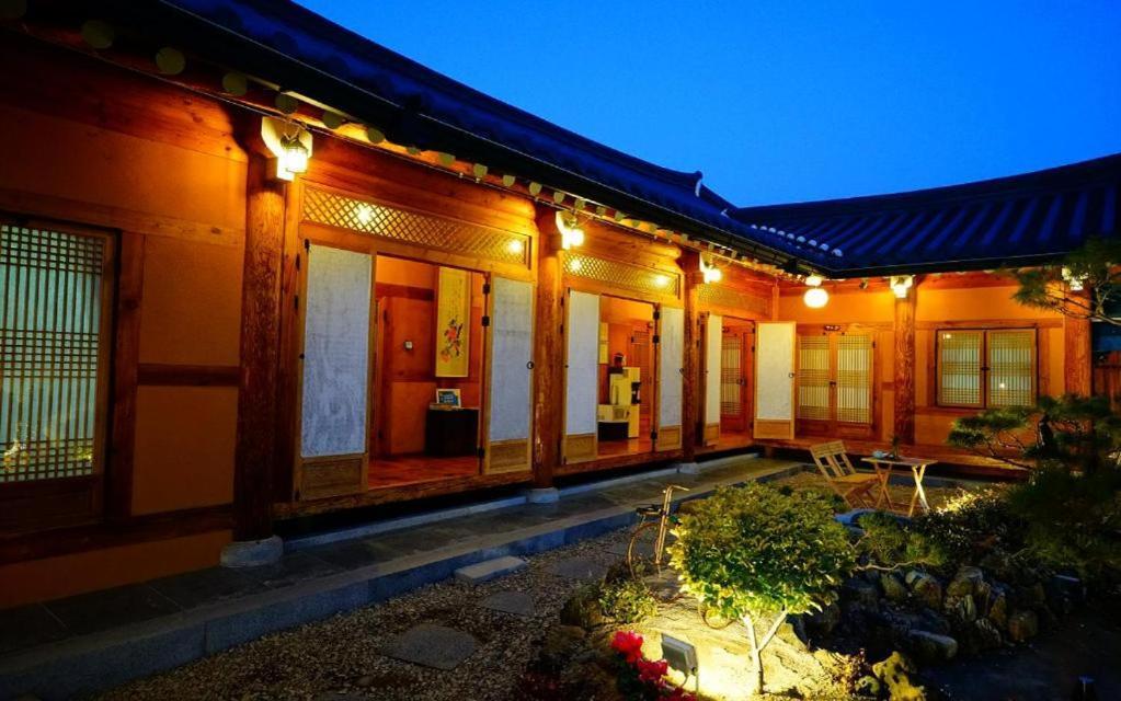 Full Of Love Guesthouse Jeonju Exterior photo